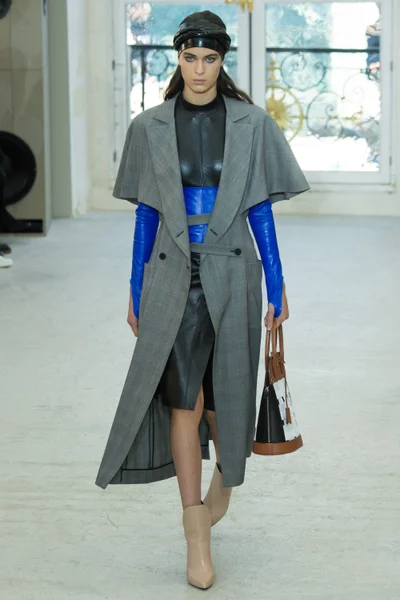 Look 19